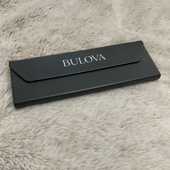 ❤Bulova dark Gray Triangle Glasses Case - Picture 4 of 5